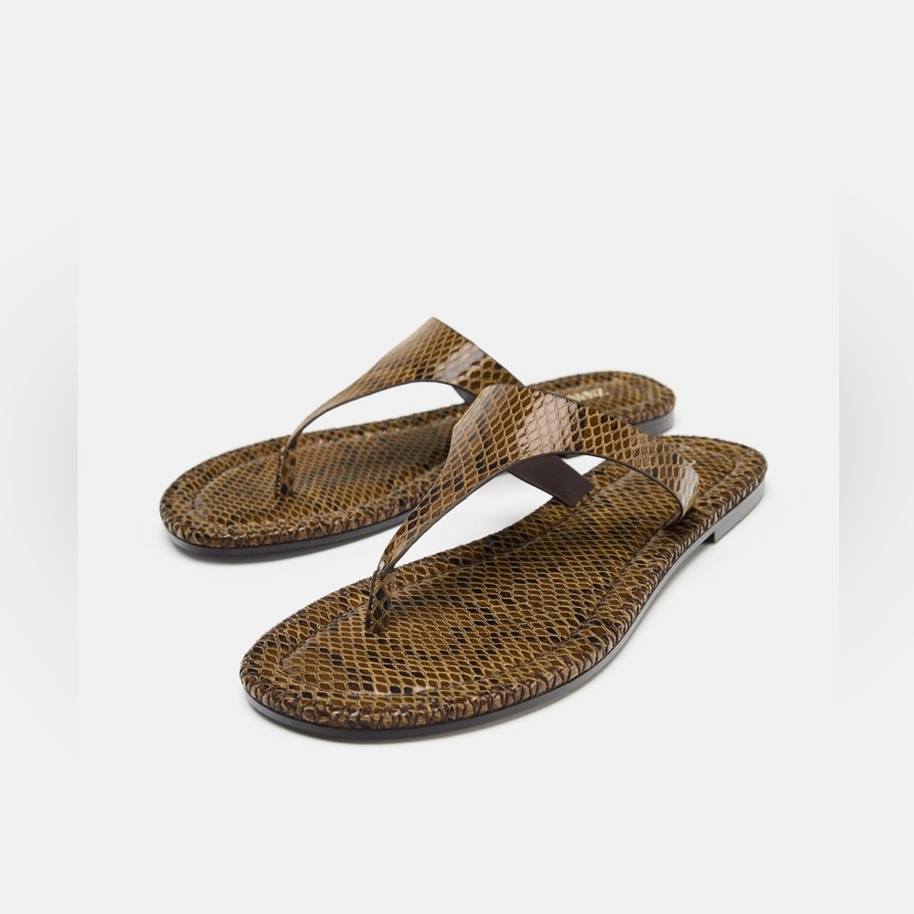 ZARA ANIMAL PRINT SANDALS
Color: SNAKE * Size: 6.5 (37)